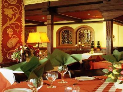 Hotel Lindenwirt Рюдесхайм ам Рейн Екстериор снимка
