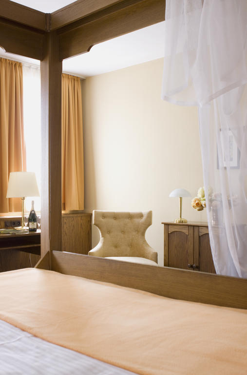 Hotel Lindenwirt Рюдесхайм ам Рейн Екстериор снимка
